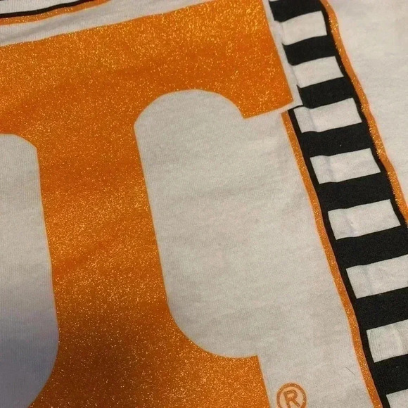 Woman’s Tennessee White & Orange Short Sleeve, Medium Shirt With Sparkle Design. - Picture 4 of 10